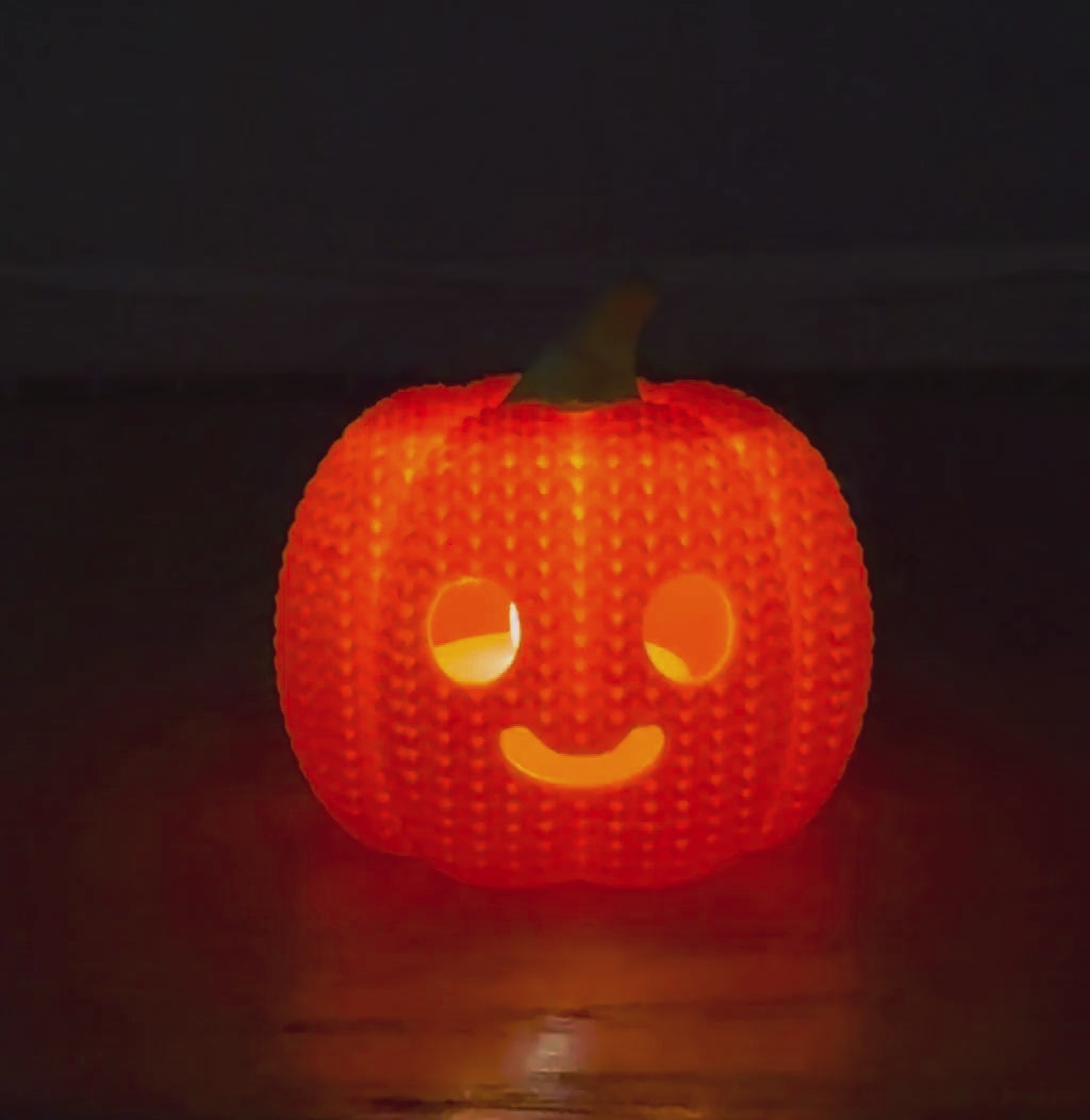 Knitted Jack-O-Lantern (w/Tealight)